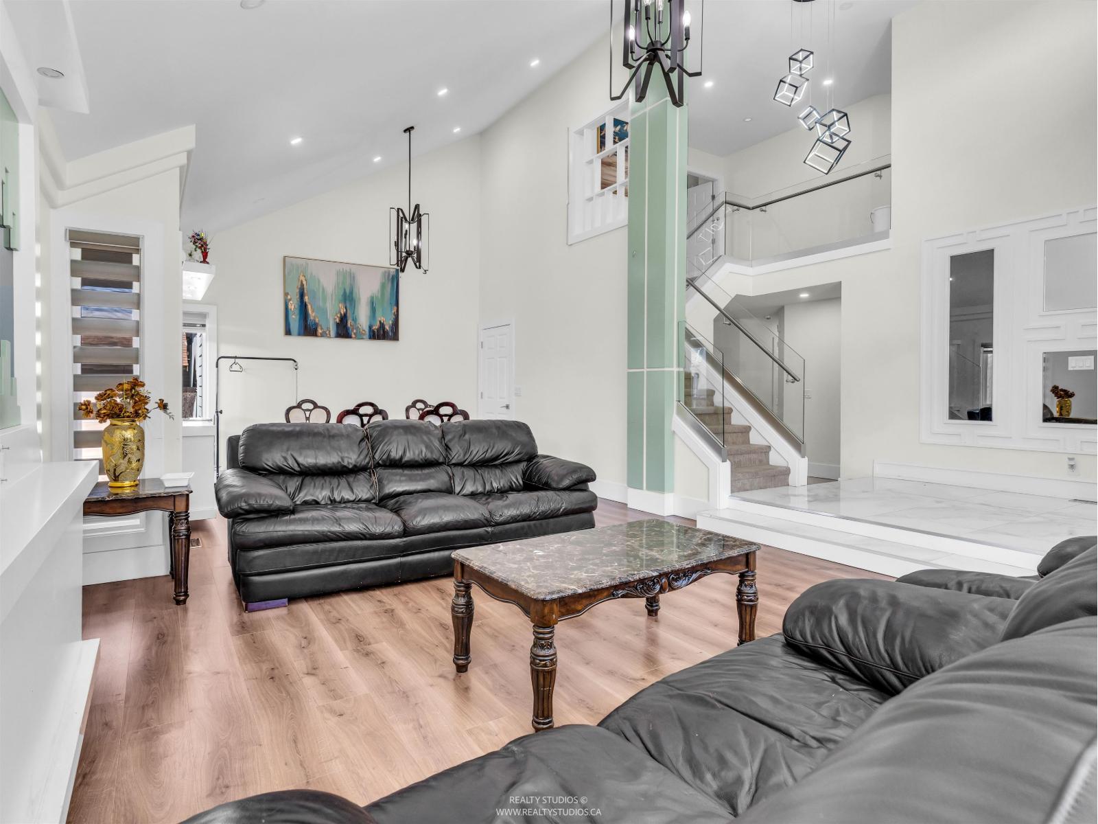 184 Street Unit 5775 #a, Surrey, BC V3S 7T1