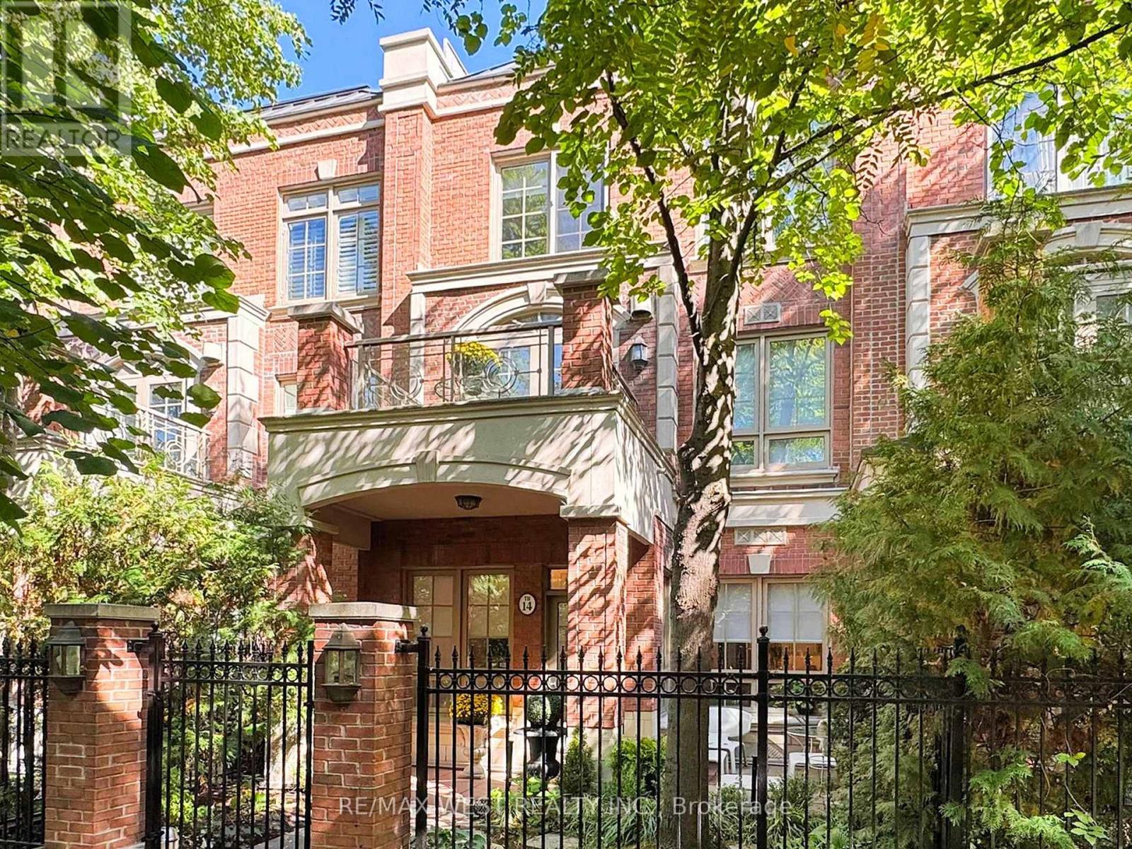 20 Burkebrook Pl #14 Pl, Toronto, ON M4G 0A7