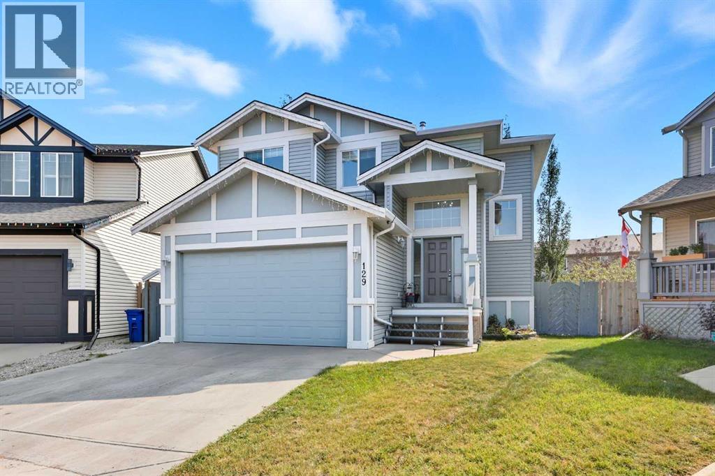129 Luxstone Grn SW, Airdrie, AB T4B 3B9