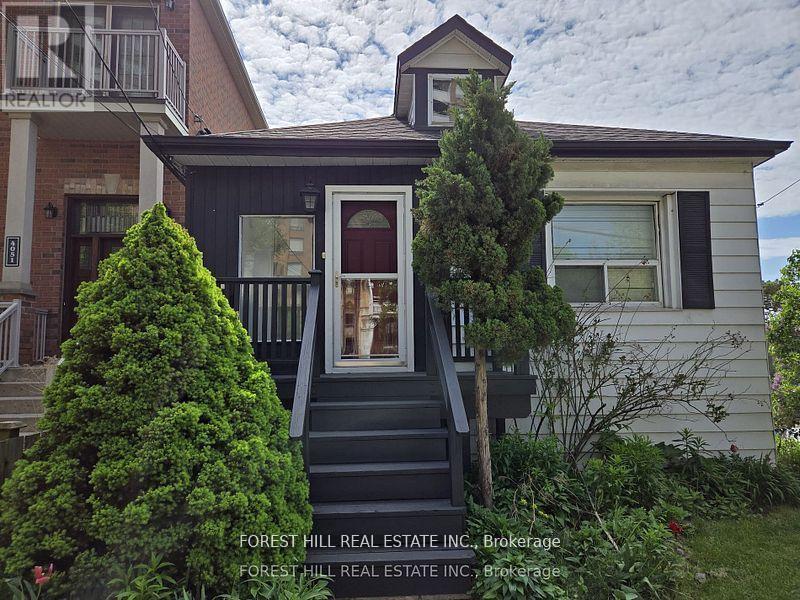 4053 Old Dundas St, Toronto, ON M6S 2R5