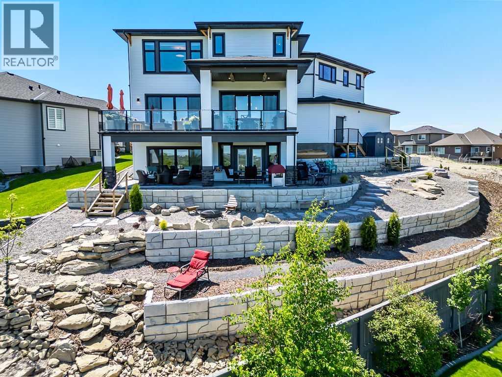 10 Westmount Pt, Okotoks, AB T1S 0K6