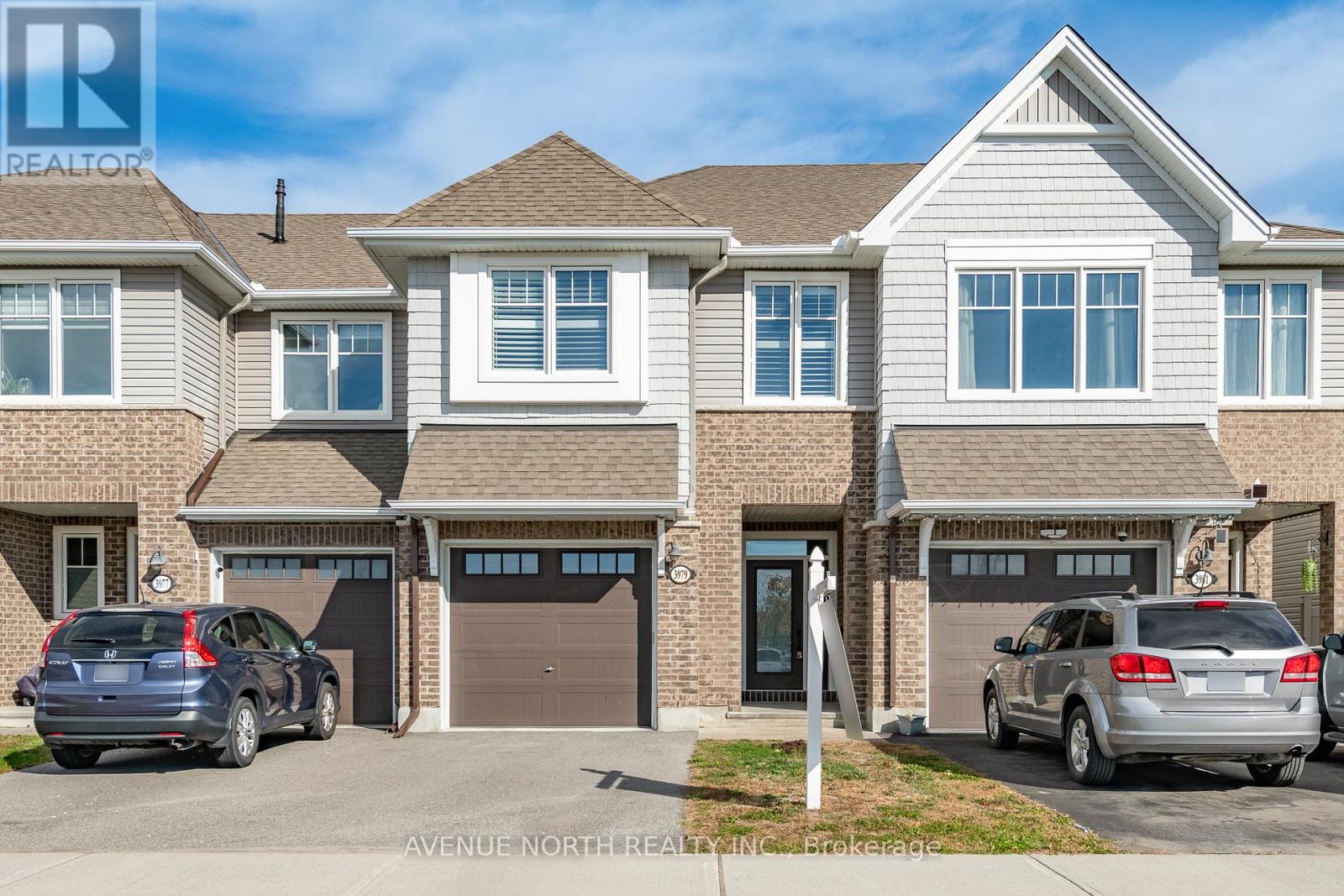 3979 Kelly Farm Dr, Ottawa, ON K1T 0E3