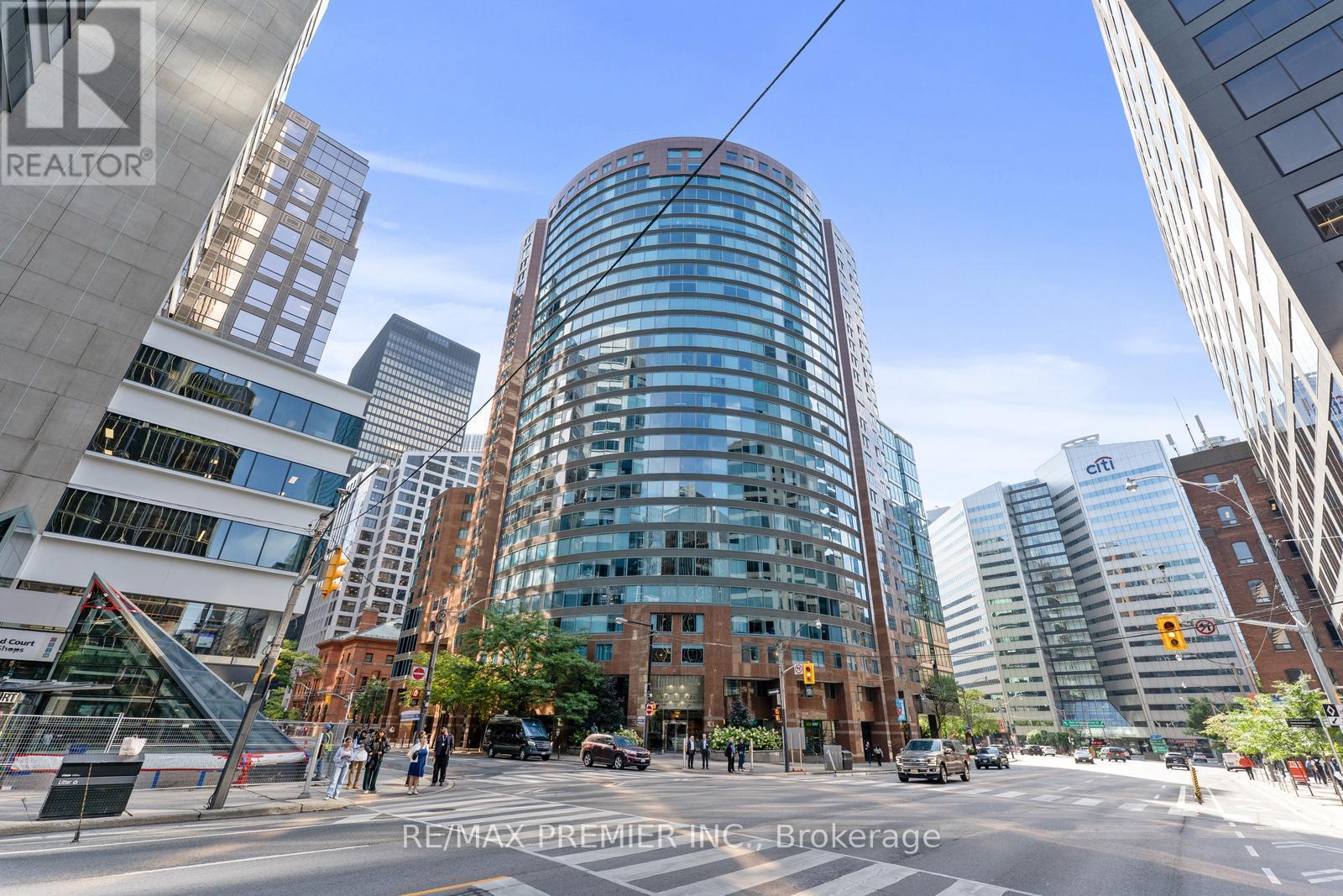 502 33 University Ave, Toronto, ON M5J 2S7