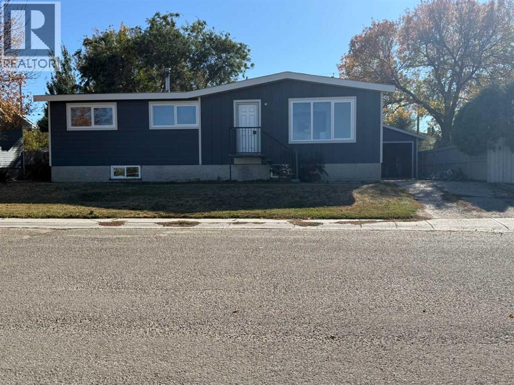 2 Avenue E Unit 405, Bow Island, AB T0K 0G0