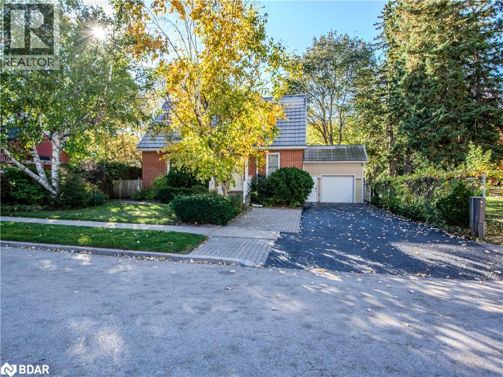 25 Holgate St, Barrie, ON L4N 2T6