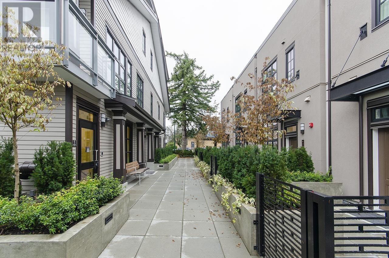 2793 Alamein Ave, Vancouver, BC V6L 0C2