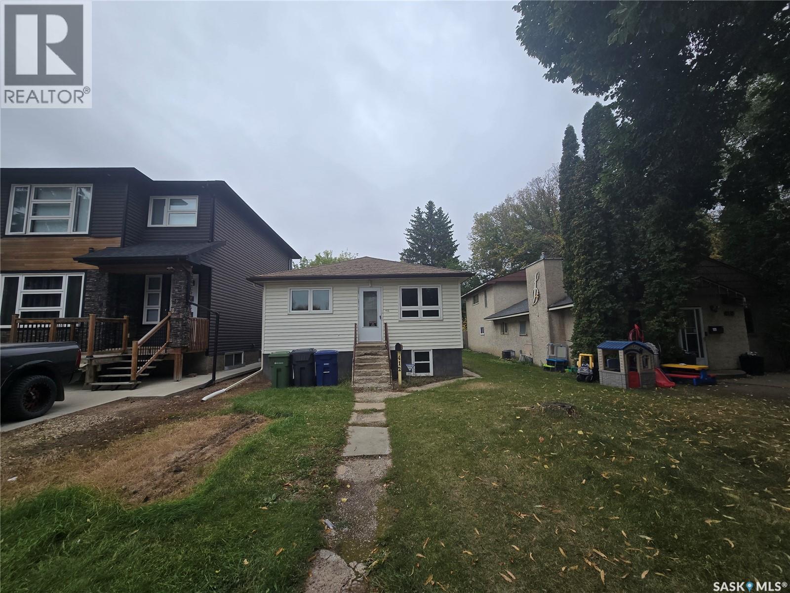 412 V Ave S, Saskatoon, SK S7M 3E7