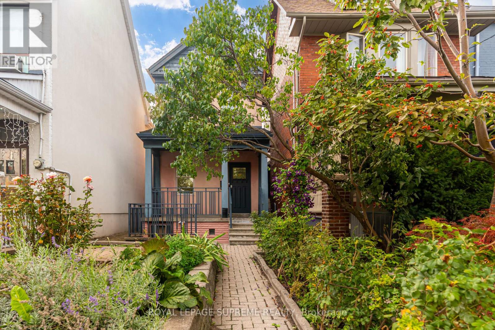 216 Palmerston Ave, Toronto, ON M6J 2J4
