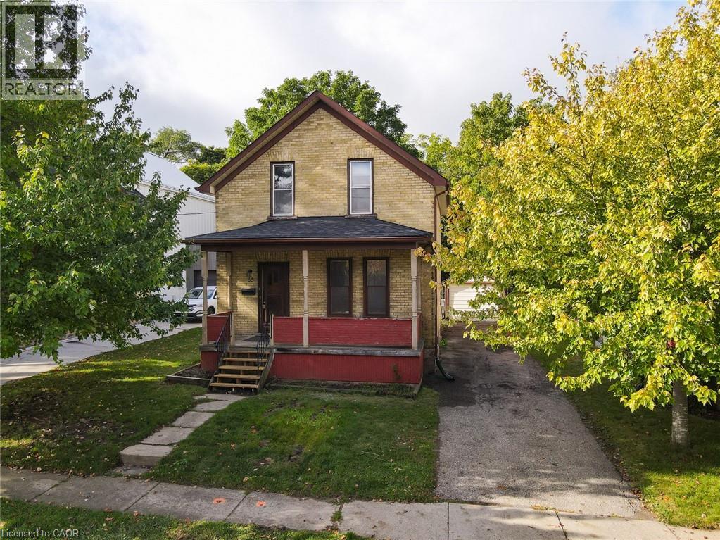 65 Short St, Waterloo, ON N2L 1X9