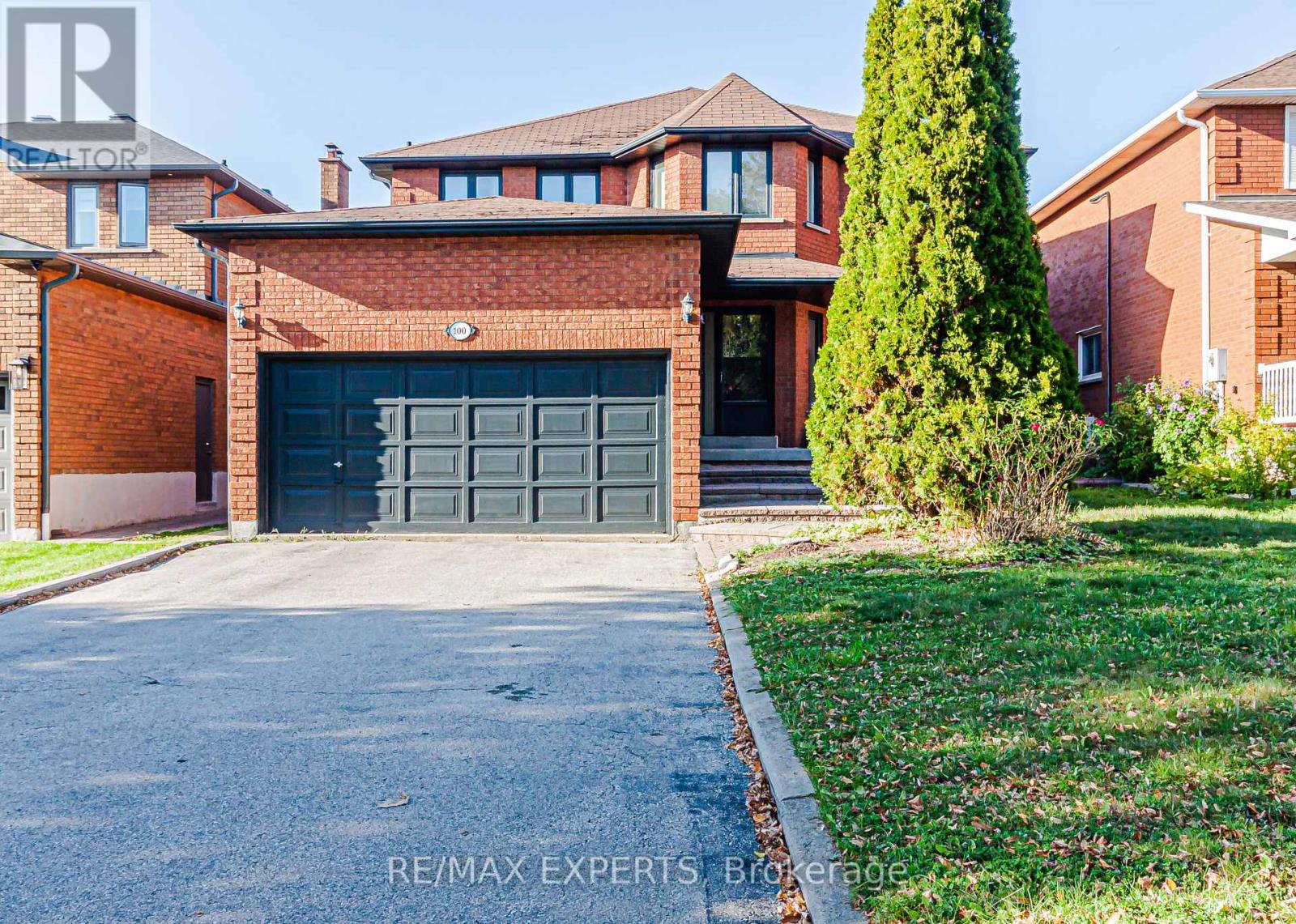 100 Nimbus Pl, Vaughan East Woodbridge, ON L4L 1Z7