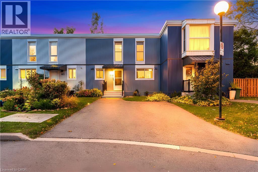 25 Britten Close Unit B56, Hamilton, ON L9C 4J8