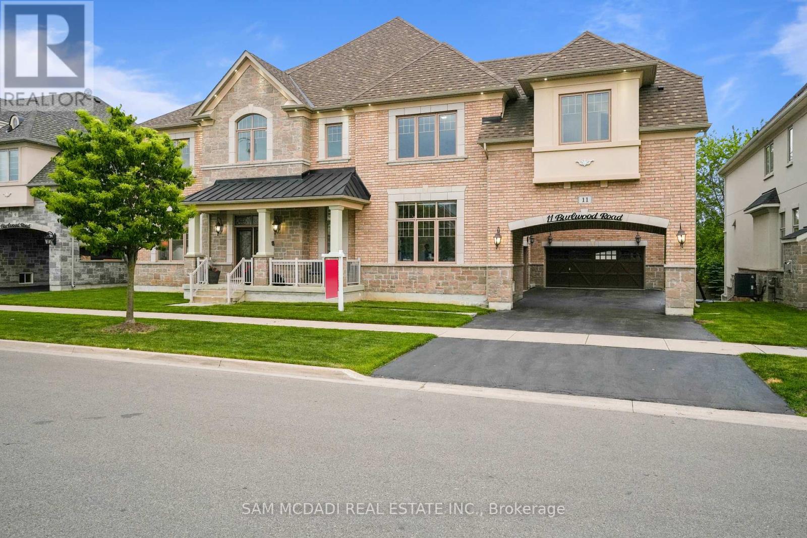11 Burlwood Rd, Brampton, ON L6P 4E9