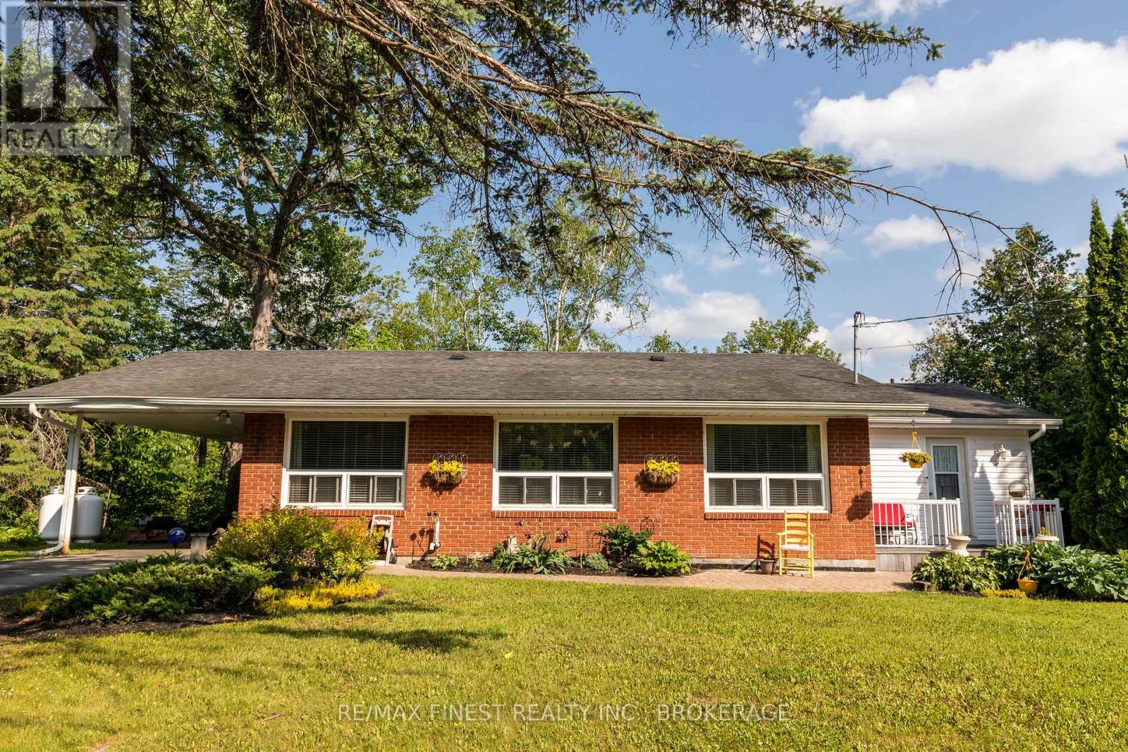 1016 Jewel Rd, North Frontenac, ON K0H 1K0