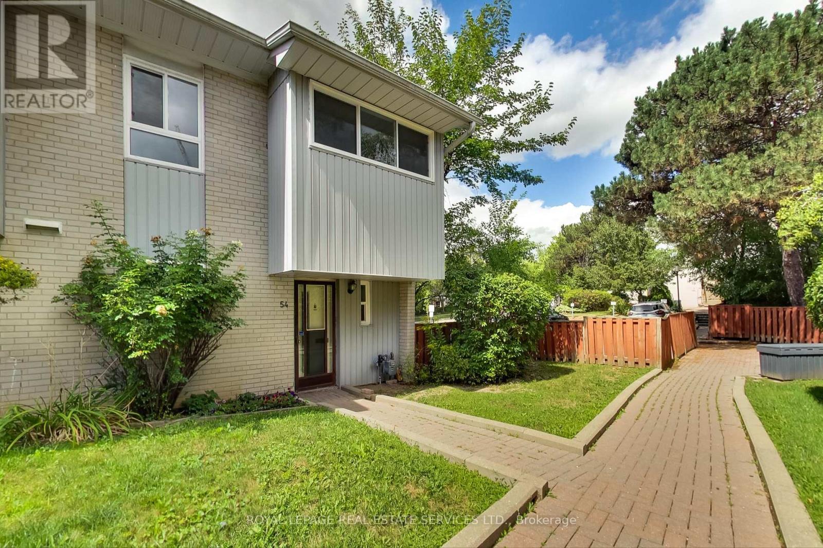 54 6 Leith Hill Rd, Toronto, ON M2J 1Z2