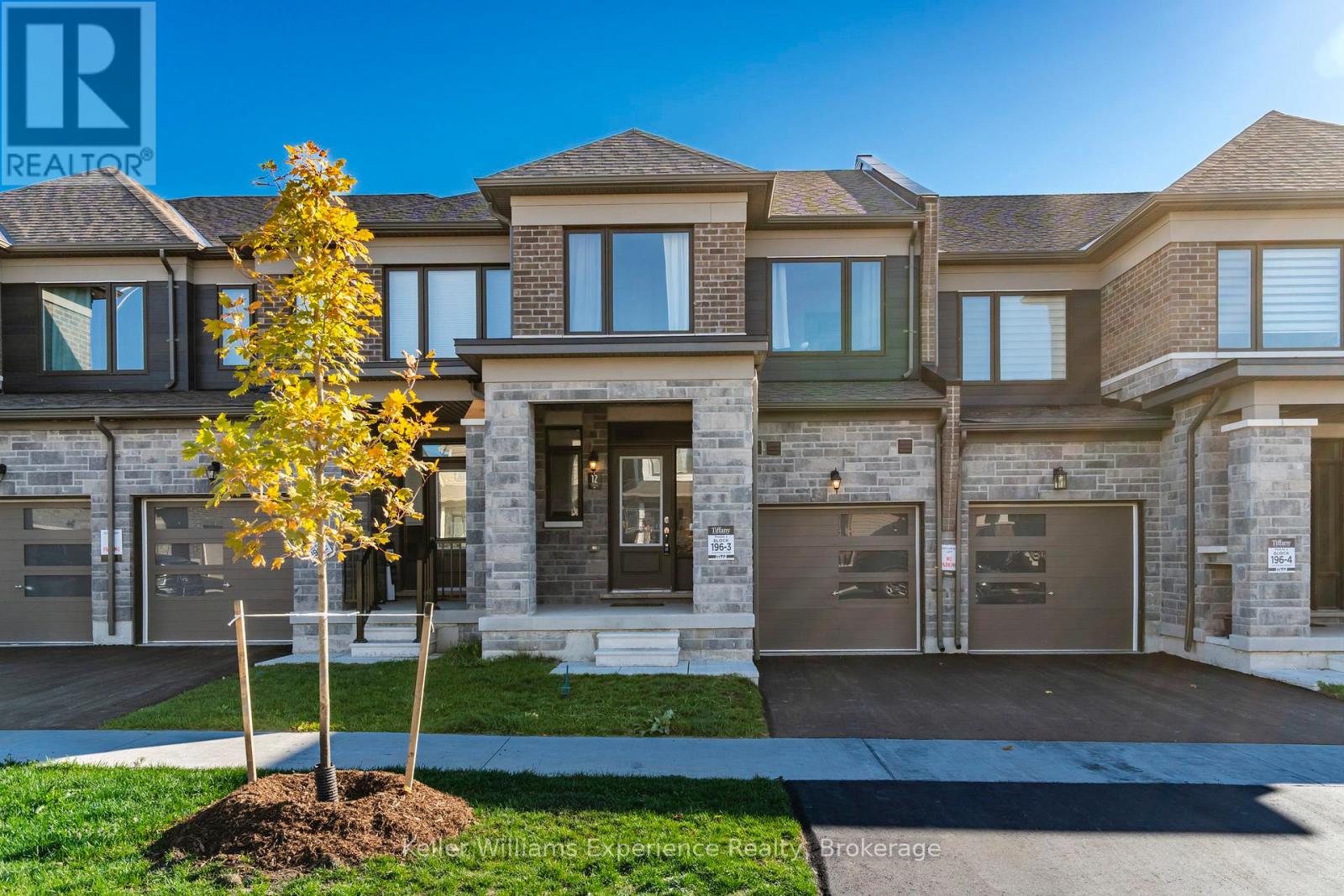 12 Durham Ave, Barrie, ON L9J 0W7