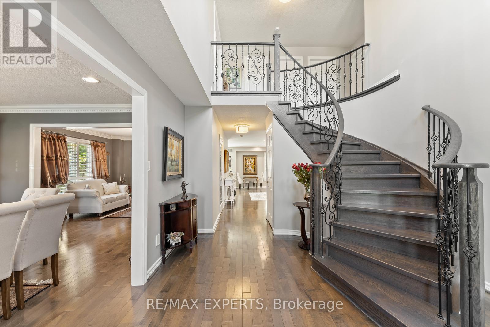 286 Kirby Cres, Newmarket, ON L3X 1H4