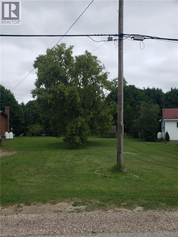 12 Moore St, Northern Bruce Peninsula, ON N0H 1W0