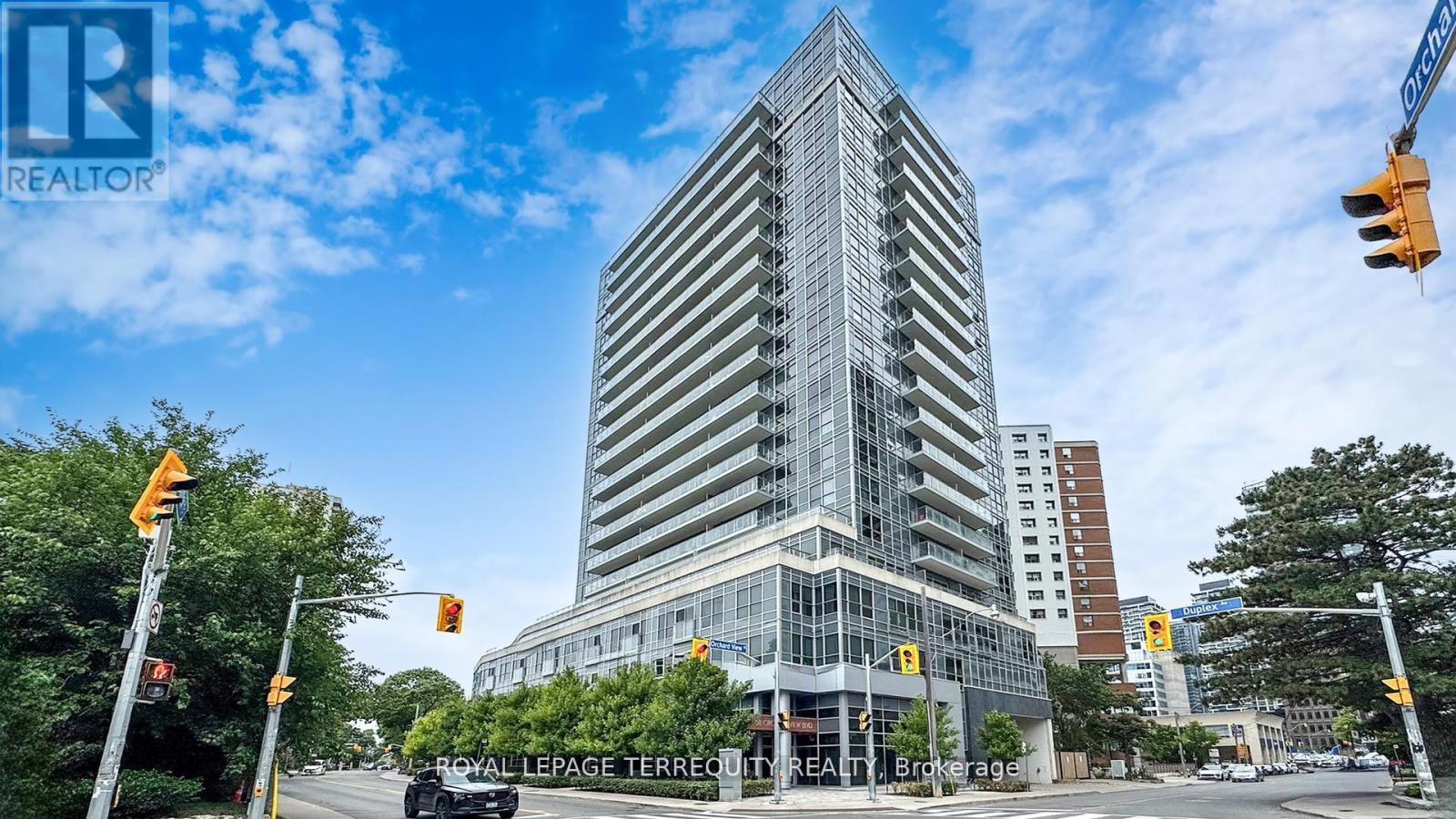 705 58 Orchard View Blvd, Toronto, ON M4R 0A2