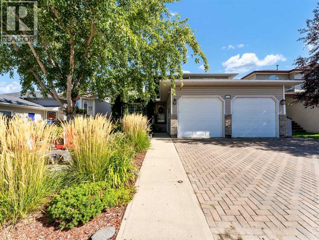 12 Sunrise Ct SW, Medicine Hat, AB T1B 4N5