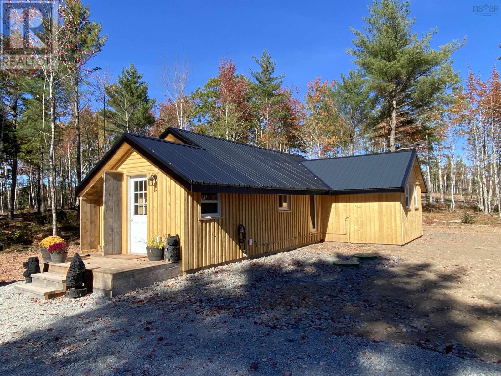 300 Lane Cross Rd, Lanesville, NS B0N 2J0