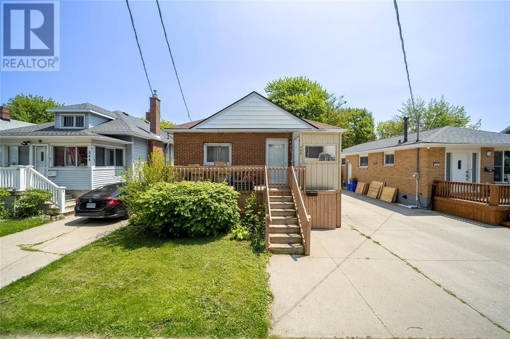 246 Russell St, Sarnia, ON N7T 3L8