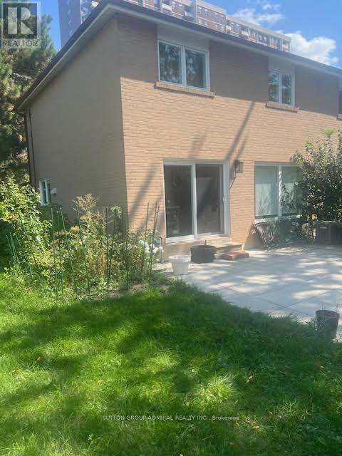 206 Hilda Ave, Toronto Newtonbrook West, ON M2M 1W1