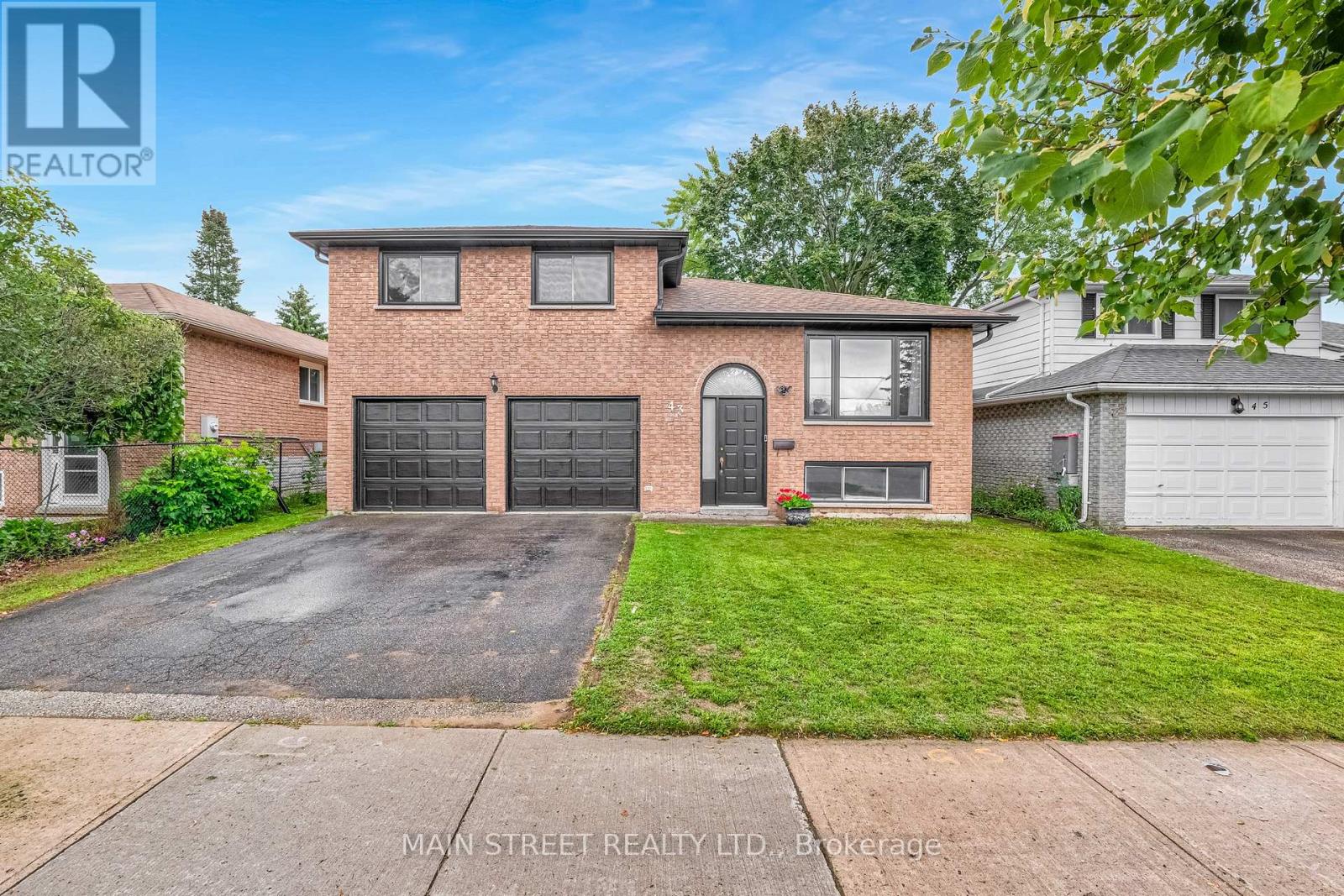 43 Riverglen Dr, Georgina, ON L4P 3K7