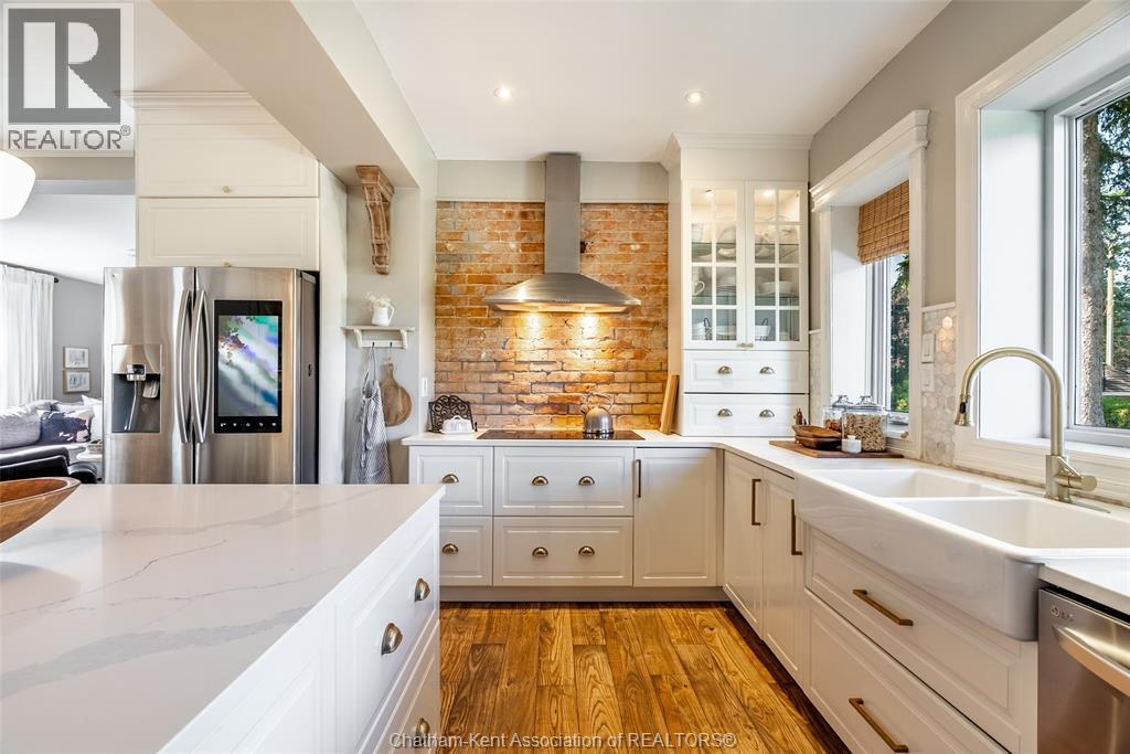 455 Victoria Ave, Chatham, ON N7L 3B4