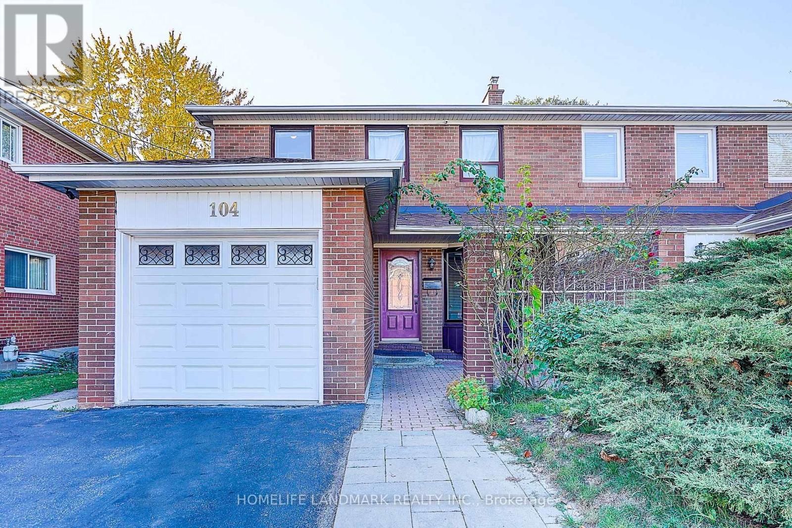 104 Tanjoe Cres, Toronto, ON M2M 1P7