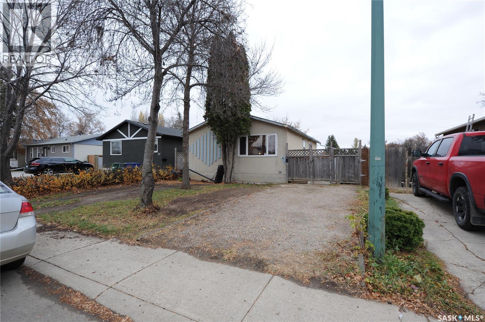 61 Dominion Cres, Saskatoon, SK S7L 4N8
