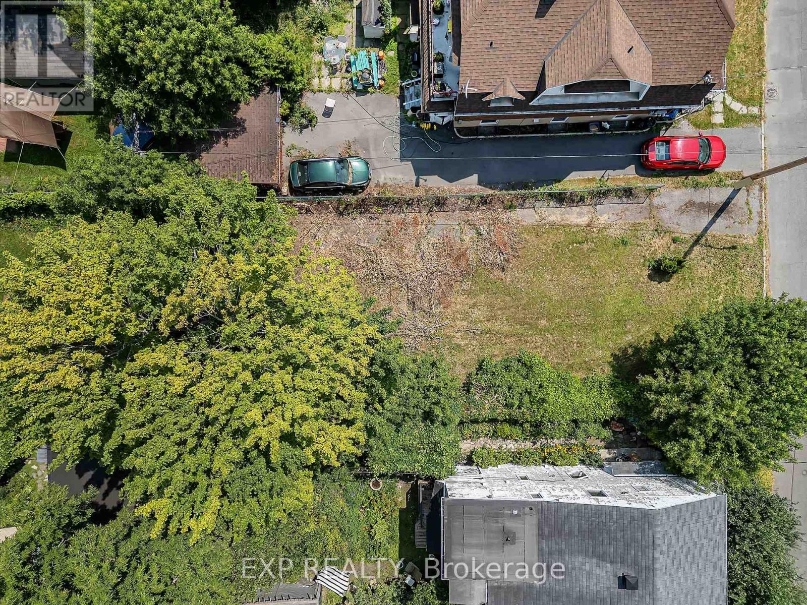 29 Marquette Ave, Ottawa, ON K1L 5K3