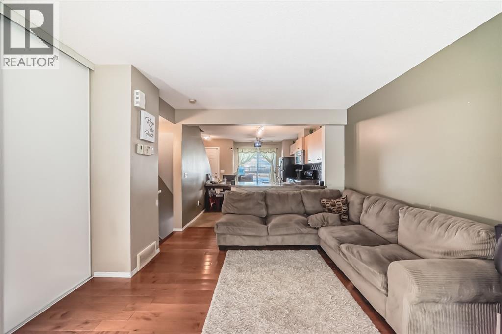 70 Erin Woods Ct SE, Calgary, AB T2B 3V6