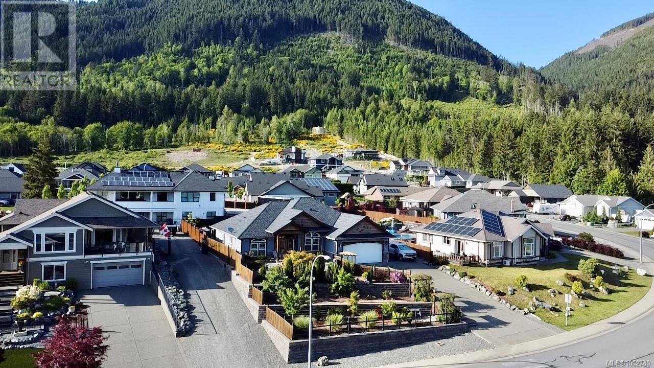 482 Mountain View Dr, Lake Cowichan, BC V0R 2G1