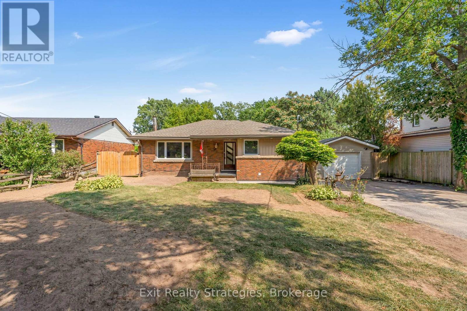 1986 Stanley Ave, Niagara Falls Church's Lane, ON L2E 6S4
