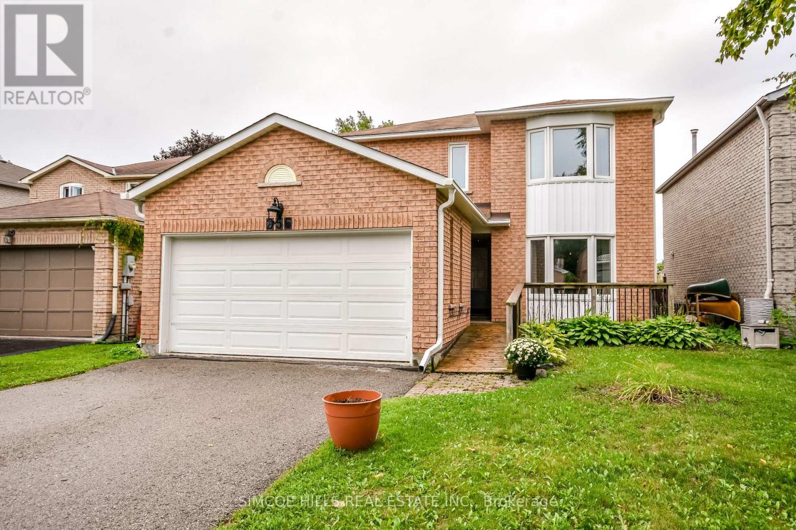 256 Hickling Trl, Barrie, ON L4M 5W7
