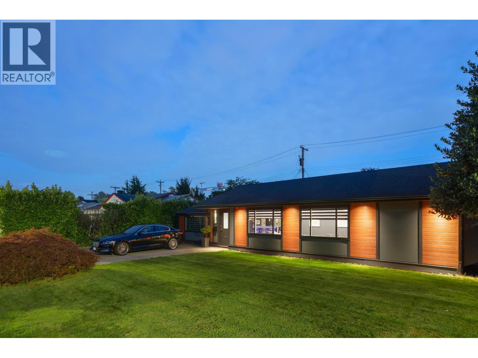 1249 Alderwood Pl, North Vancouver, BC V7P 1K2