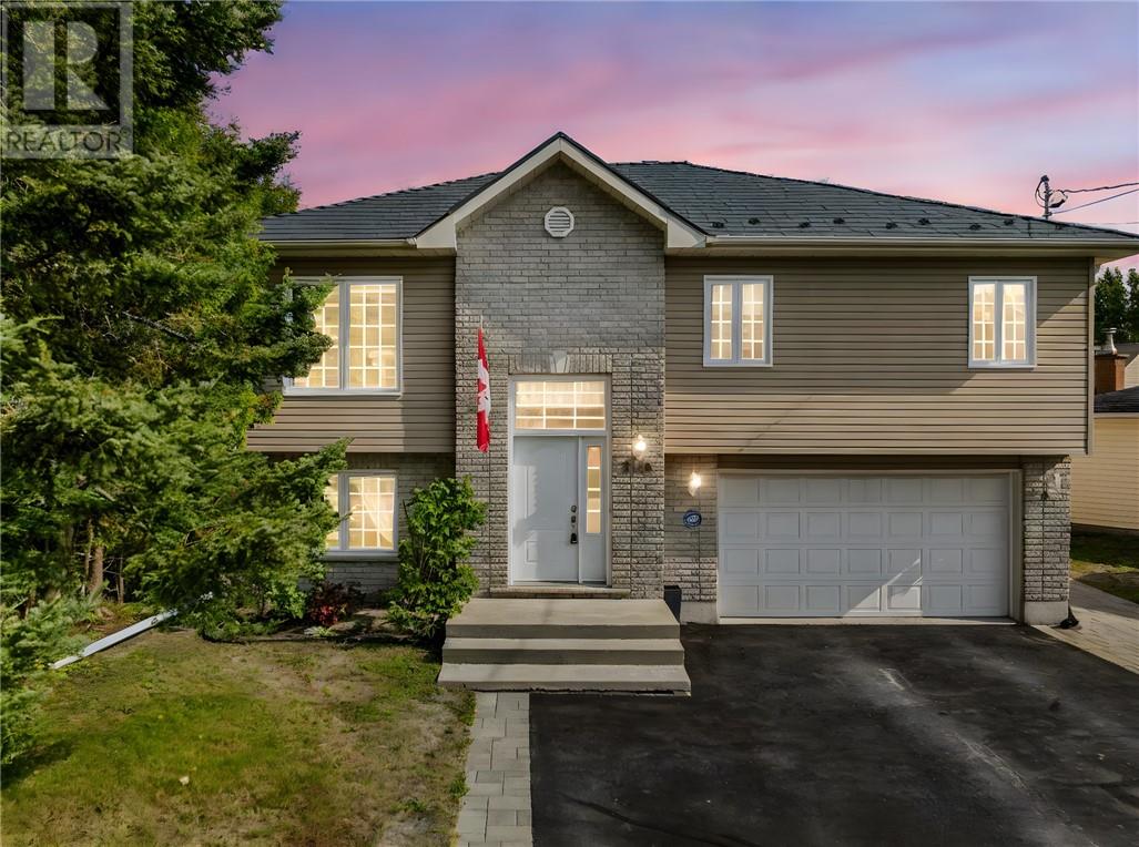 1116 Jeanne Darc St, Hanmer, ON P3P 1S1