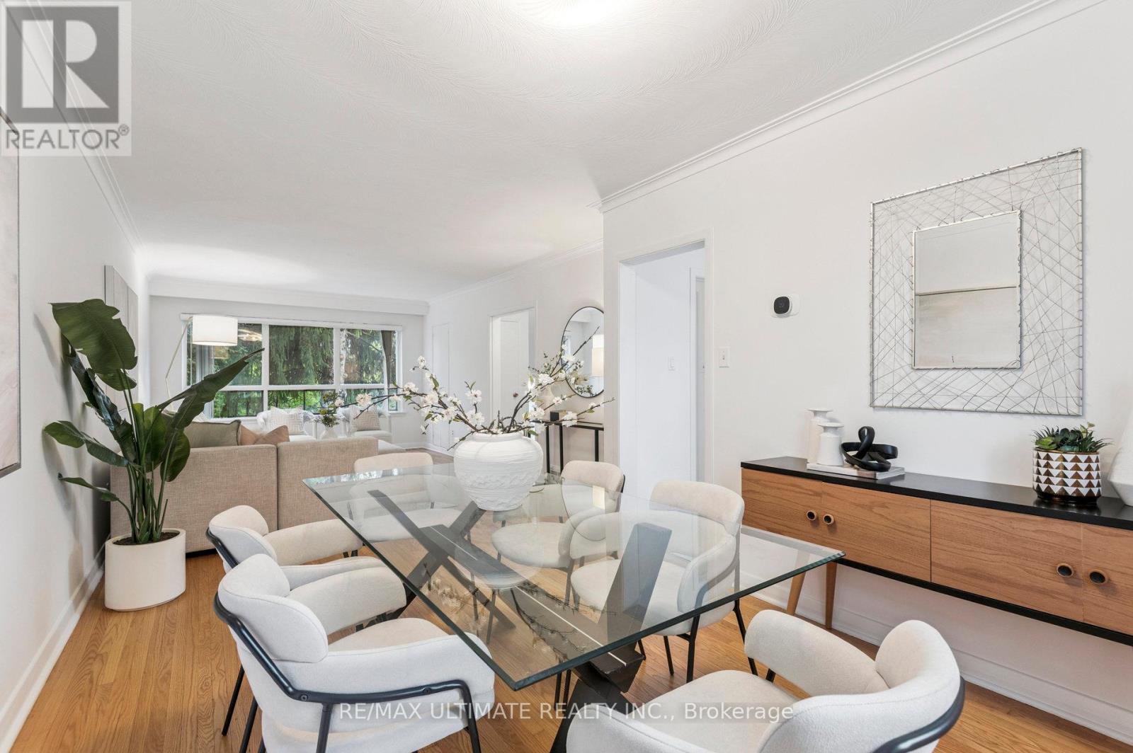 24 Highbury Rd, Toronto, ON M9M 1E3