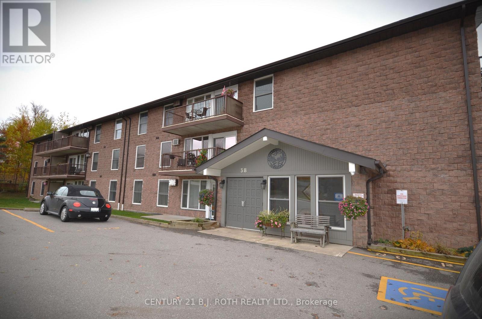 206 38 Monck Rd, Bracebridge, ON P1L 1P4