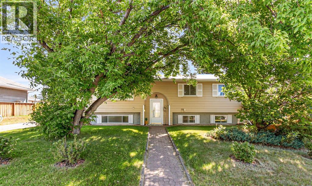 634 Macewan Dr, Carstairs, AB T0M 0N0