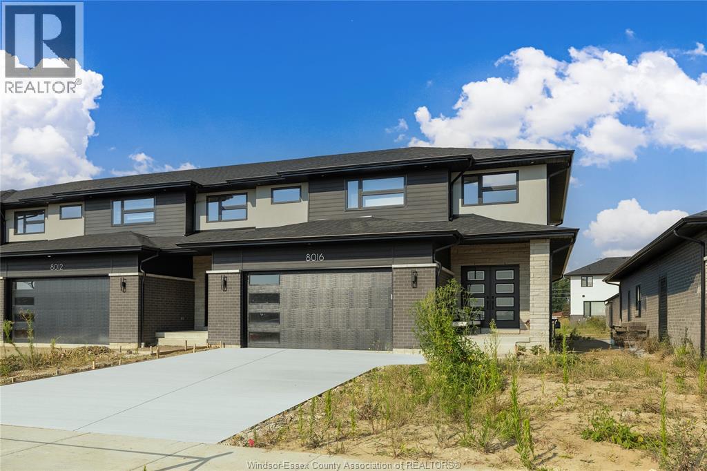 8032 Meo Blvd, Lasalle, ON N9H 1H3