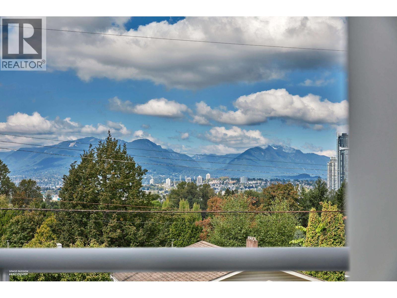 3937 Elmwood St, Burnaby, BC V5G 1R9