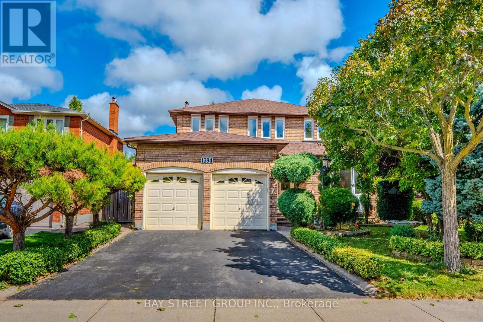 1394 Peartree Cir, Oakville, ON L6M 2J1