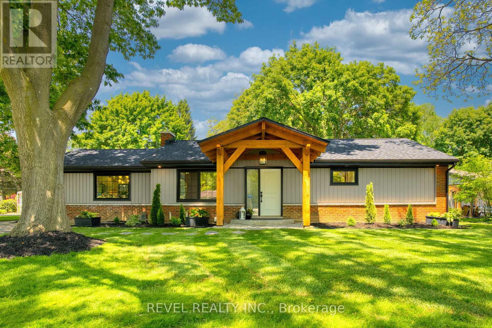 793 Green Ln, London, ON N6H 2V2