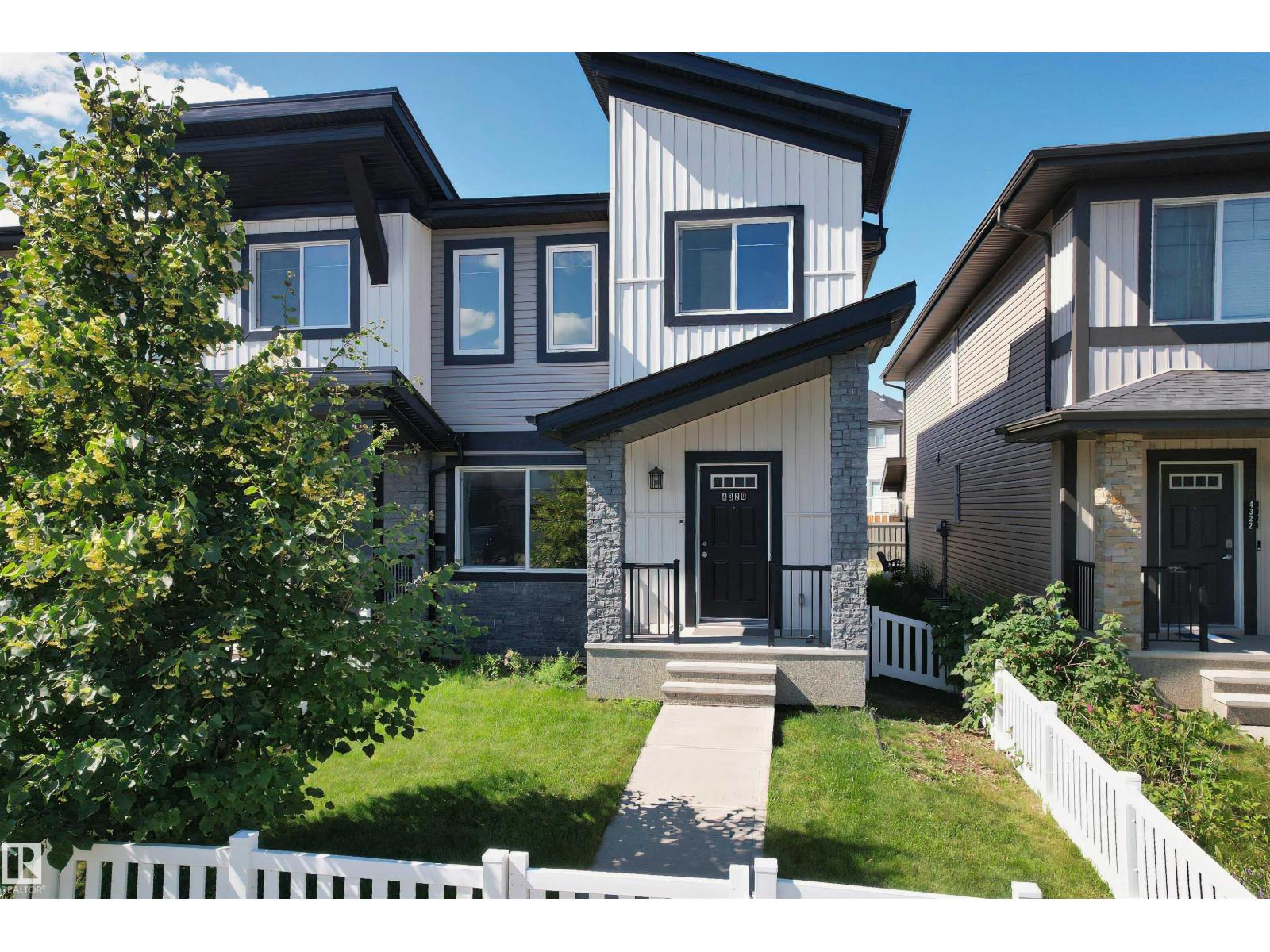 4320 Annett Cm SW, Edmonton, AB T6W 2V5