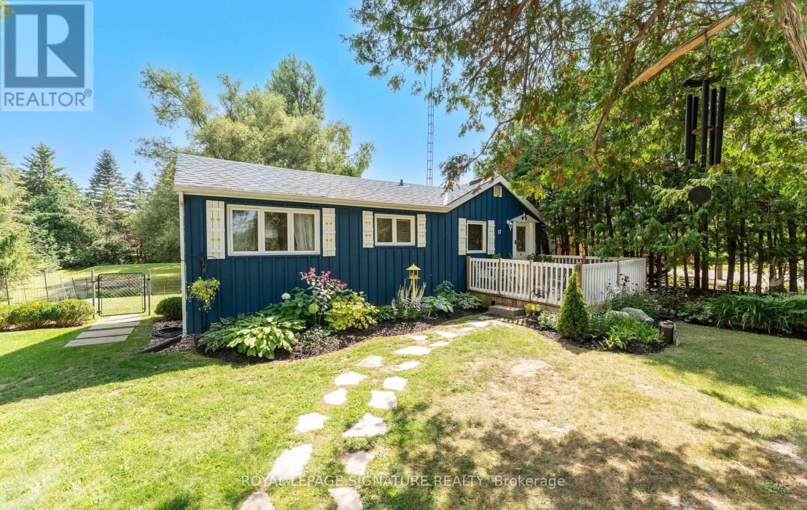 17 Mustard St, Uxbridge, ON L9P 1R2