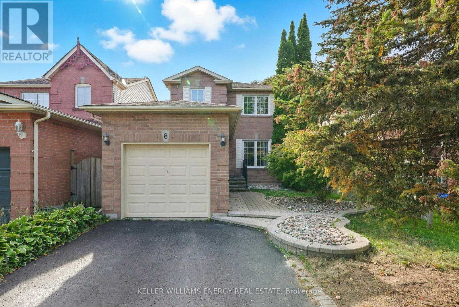 8 Inglis Ave, Clarington, ON L1E 2A8
