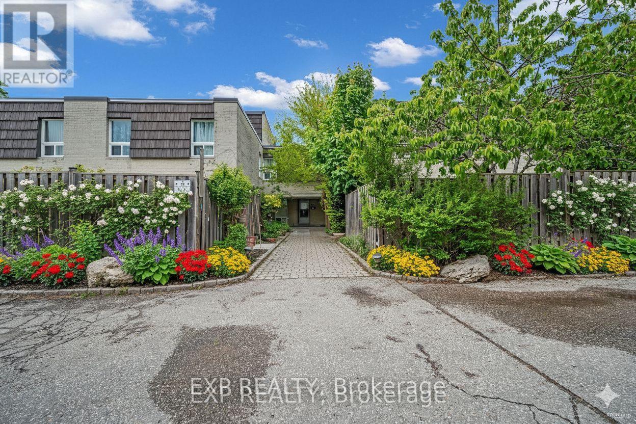 14 33 Four Winds Dr, Toronto, ON M3J 1K7