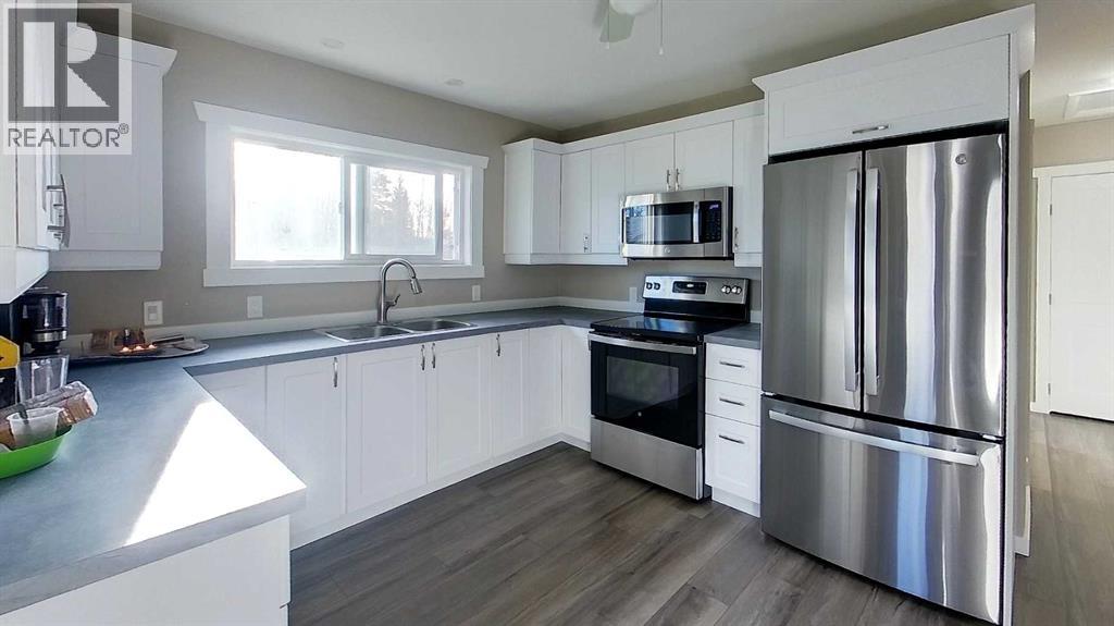 5309 Valley Road St, Robb, AB T0E 1X0