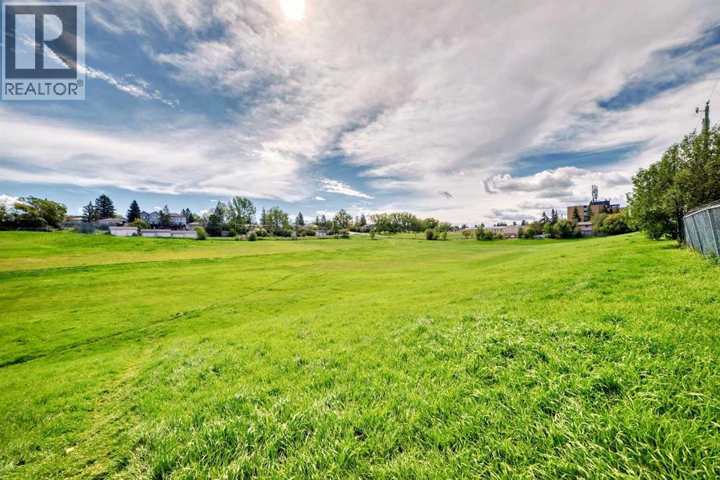 4328 4 Street Nw Unit 303, Calgary, AB T2K 1A2